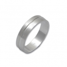 Zilveren ring 5 mm met streep mt 16 - 20,25 - relatiering