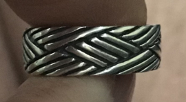 Zilveren ring geoxideerd mt 18,25 x 7 mm