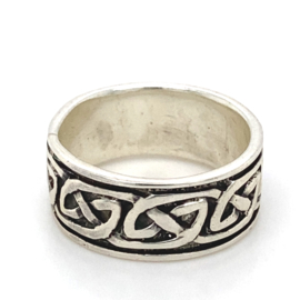Zilveren ring Keltisch geoxideerd mt 17 x 8,5 mm