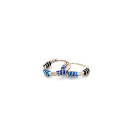 Zilveren oorringen  blauw en zwart 10 mm