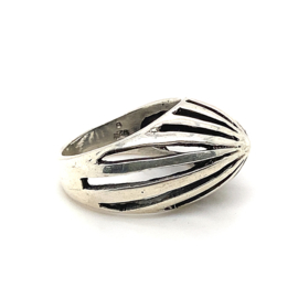 Zilveren ring vrije vorm mt 19,5 x 15 mm