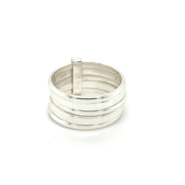 Zilveren ring breed  mt 16,25 x 10 mm