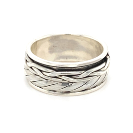 Zilveren ring geoxideerd draaibaar bewerkt mt 18,5 x 9 mm