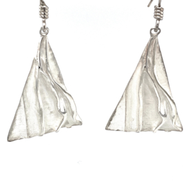 Zilveren oorhangers fantasie driehoek Italiaans design