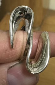 Zilveren ring vrije vorm mt 17,75 x 21/36 mm
