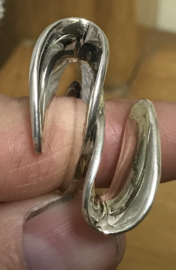 Zilveren ring vrije vorm mt 17,75 x 21/36 mm