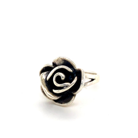 Zilveren ring geoxideerde roos mt 17