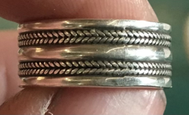 Zilveren ring geoxideerd mt 17,25 x 10 mm