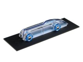 Lucite Car No1 Large Blauw / Smoke | Ikonic Toys