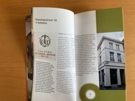 Geïllustreerde wandelgids met 33 verhalen uit de oude stad - B. Beernaert e.a.