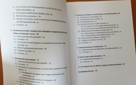 Het bestrijden van kindermishandeling - J. Hermanns