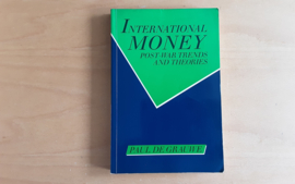 International Money. Post-war trends and theories - P. de Grauwe