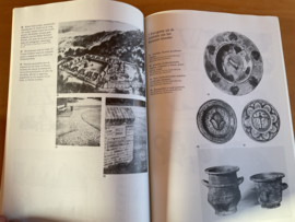 Set a 2x De stad Delft cultuur en maatschappij tot 1572 - I.V.T. Spaander / R.-A. Leeuw