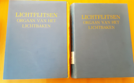 Set a 2 mappen vol met weekbladen  Lichtflitsen. Orgaan van het Lichtbaken