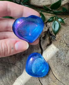 Aqua Aura donker hart is 40 mm weegt 32 gram.