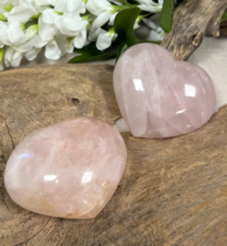 Roze kwarts edelsteen hart 300-400 gram