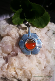 zilveren chakra hanger met carneool