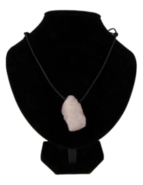 Roze kwarts ruwe hanger aan koord