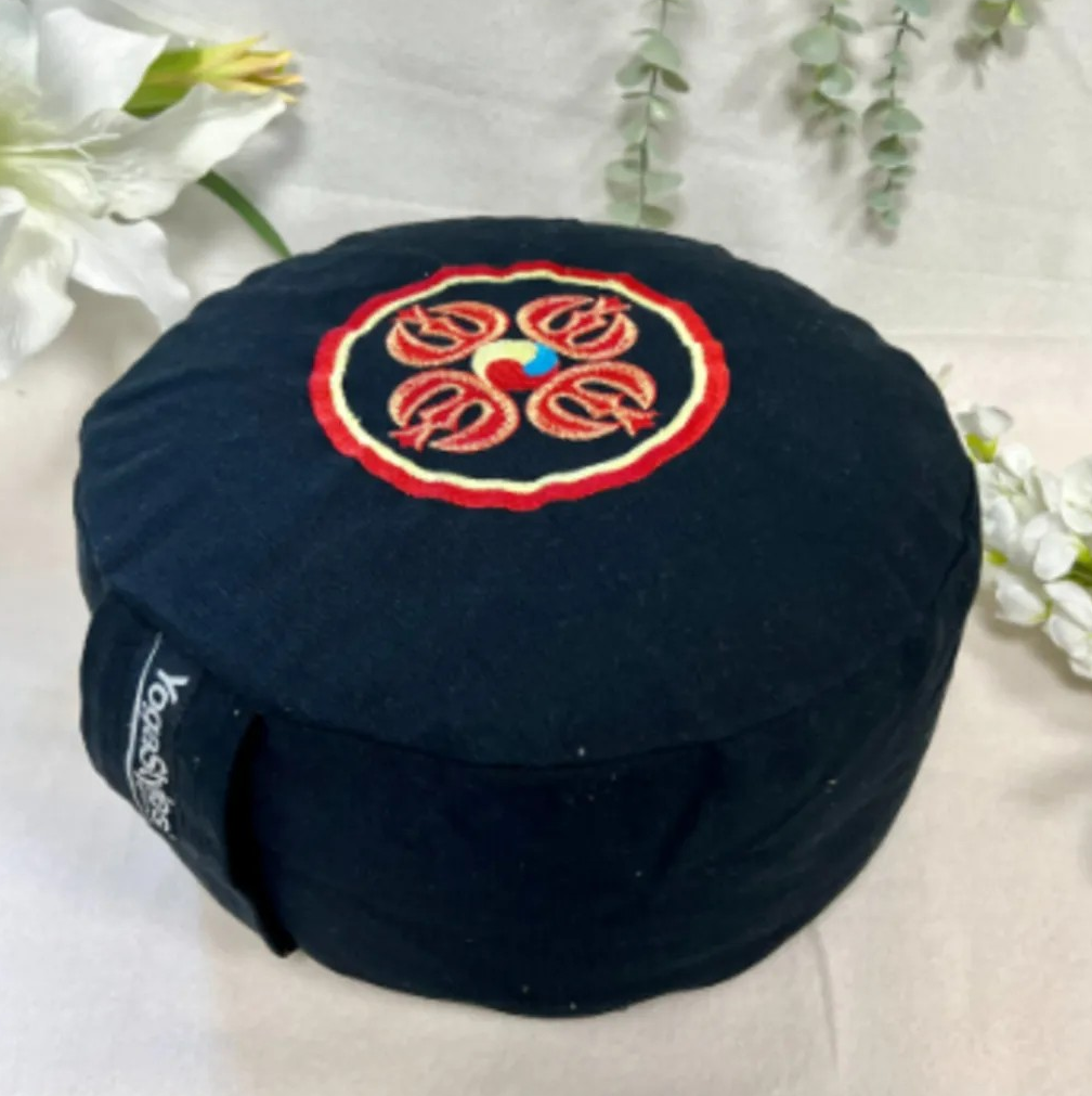 meditatie kussen Symbolic - dubbele vajra - zwart & rood