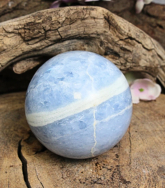 Calciet blauw Madagaskar,  7,5 cm groot  weegt 580 gram.