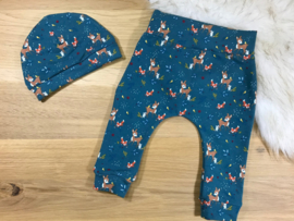 Babybroekje met mutsje blauw hertjes