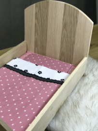 Dekentje, matrasje en kussentje op maat voor poppenbedje