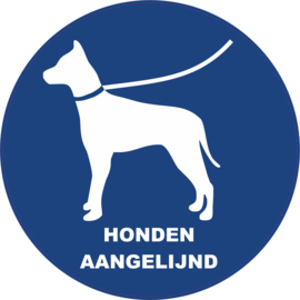 Honden aangelijnd