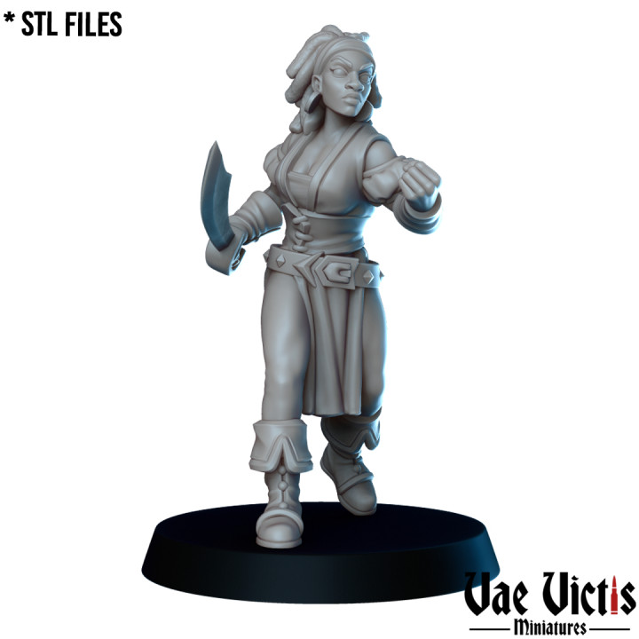 VVM-A250 - Woman Pirate 01