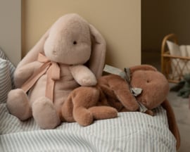 Maileg Knuffel Konijn, Sleeping Bunny plush Small, Soft Brown, 28 cm