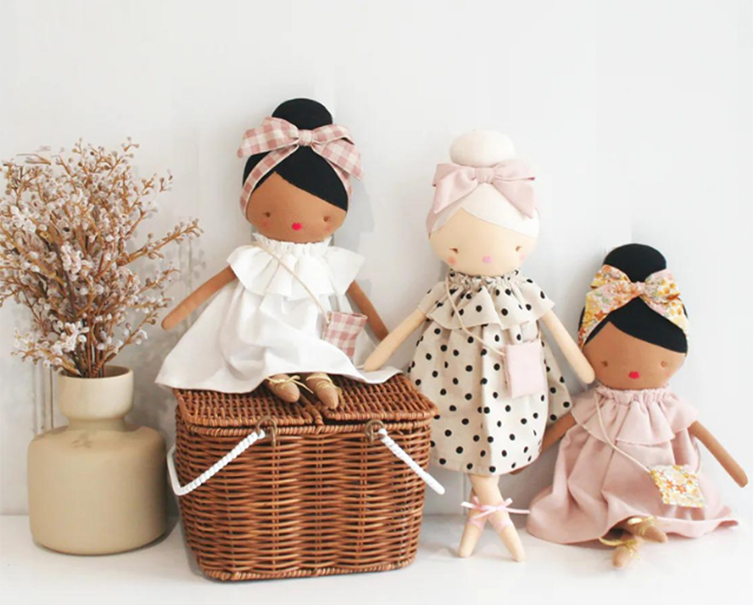 Alimrose Knuffelpop, Piper Doll Black Spot, 43 cm