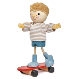 Poppenhuis Popje - Edward met skateboard - Tender Leaf Toys
