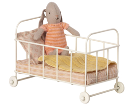 Maileg metalen babybed, metal baby cot Micro, Roze