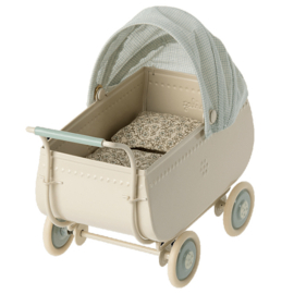 Maileg poppenwagen/kinderwagen Micro Blue, hoogte 15cm