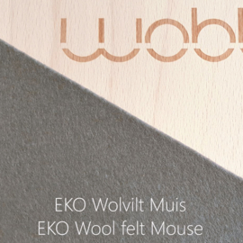 Wobbel original blank gelakt – vilt muis