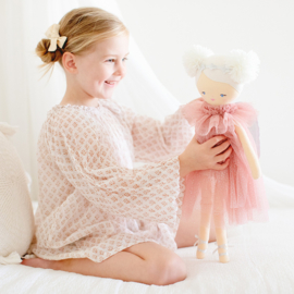 Alimrose Knuffelpop, Ava Angel Doll Blush Silver, 48 cm