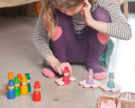 Grapat 12 houten Nins poppetjes met hoed