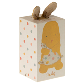 Maileg Muziekknuffel Konijn met knuffeldoekje, Lullaby friends, 32cm, Bunny