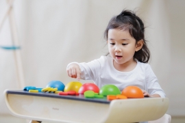 Plan Toys Houten Kindertafel met stoeltje