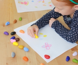 Crayon Rocks People Pebbles, 12 krijtjes in haar- huid- en oogkleuren