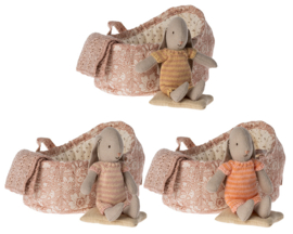 Maileg konijn, Micro Bunny in reiswieg, Bunny in carry cot, Micro, 14 cm