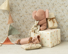 Maileg Muziekknuffel Olifant met knuffeldoekje, Lullaby friends, 32cm, Elephant, Old rose