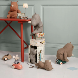 Maileg Knuffel Neushoorn Safari Friends Rhino Medium, Chocolate