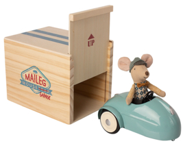 Maileg Muis in Racewagen met Garage, Blauw