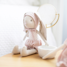 Alimrose Knuffel Konijn, Baby Girl Bunny in Bonnet, 26 cm