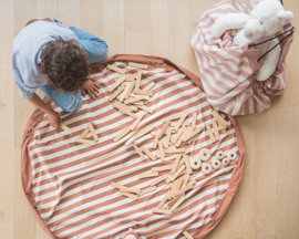 Play & Go Speelkleed / opbergzak Stripes Roestbruin.