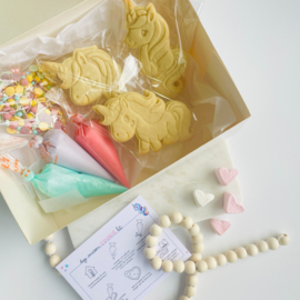 DIY box unicorns