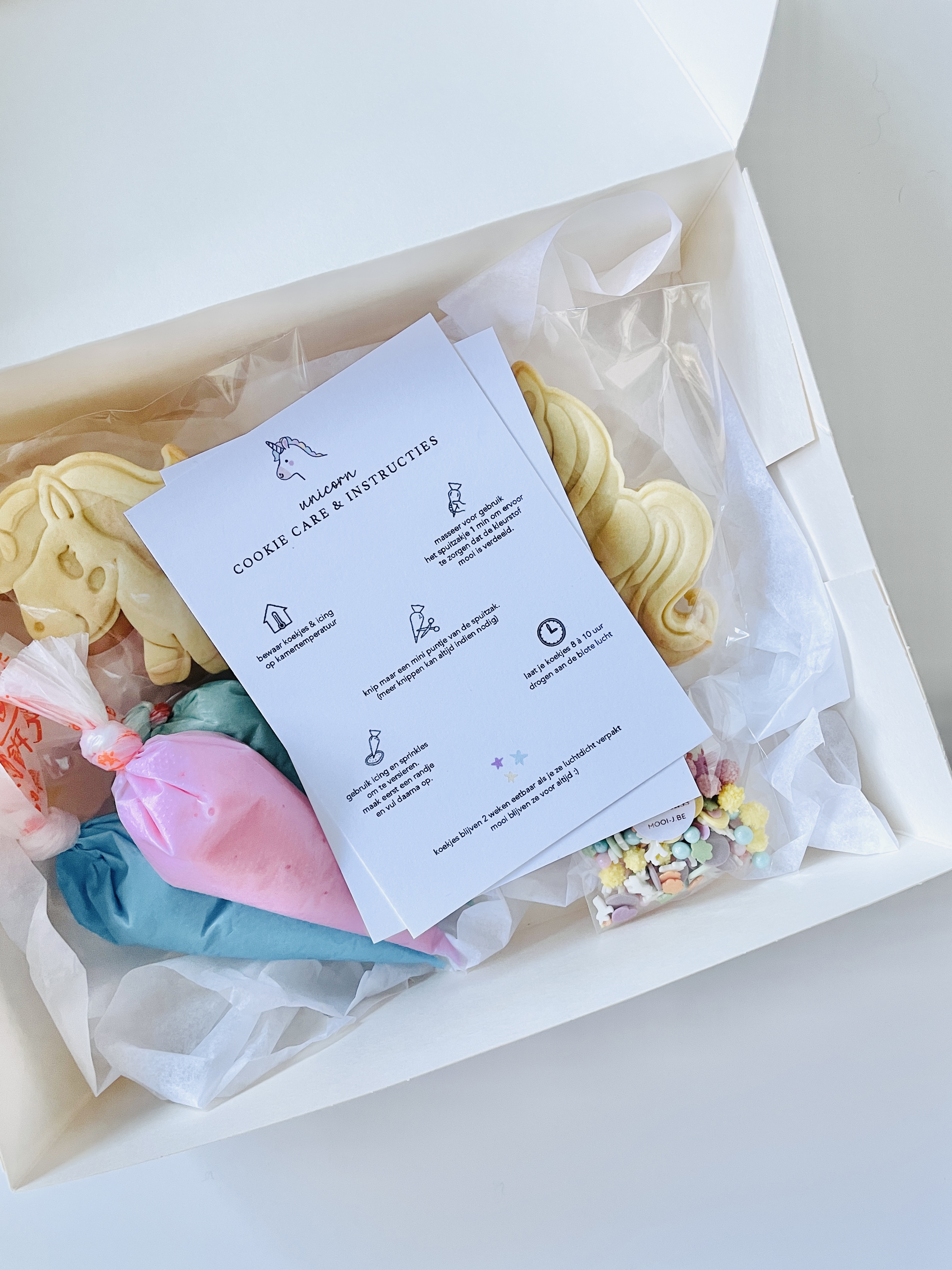 DIY box unicorns