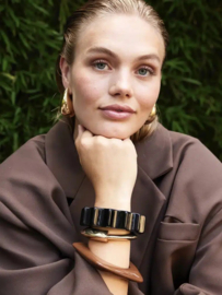 PLATTE ORGANISCHE SCHARNIERARMBAND