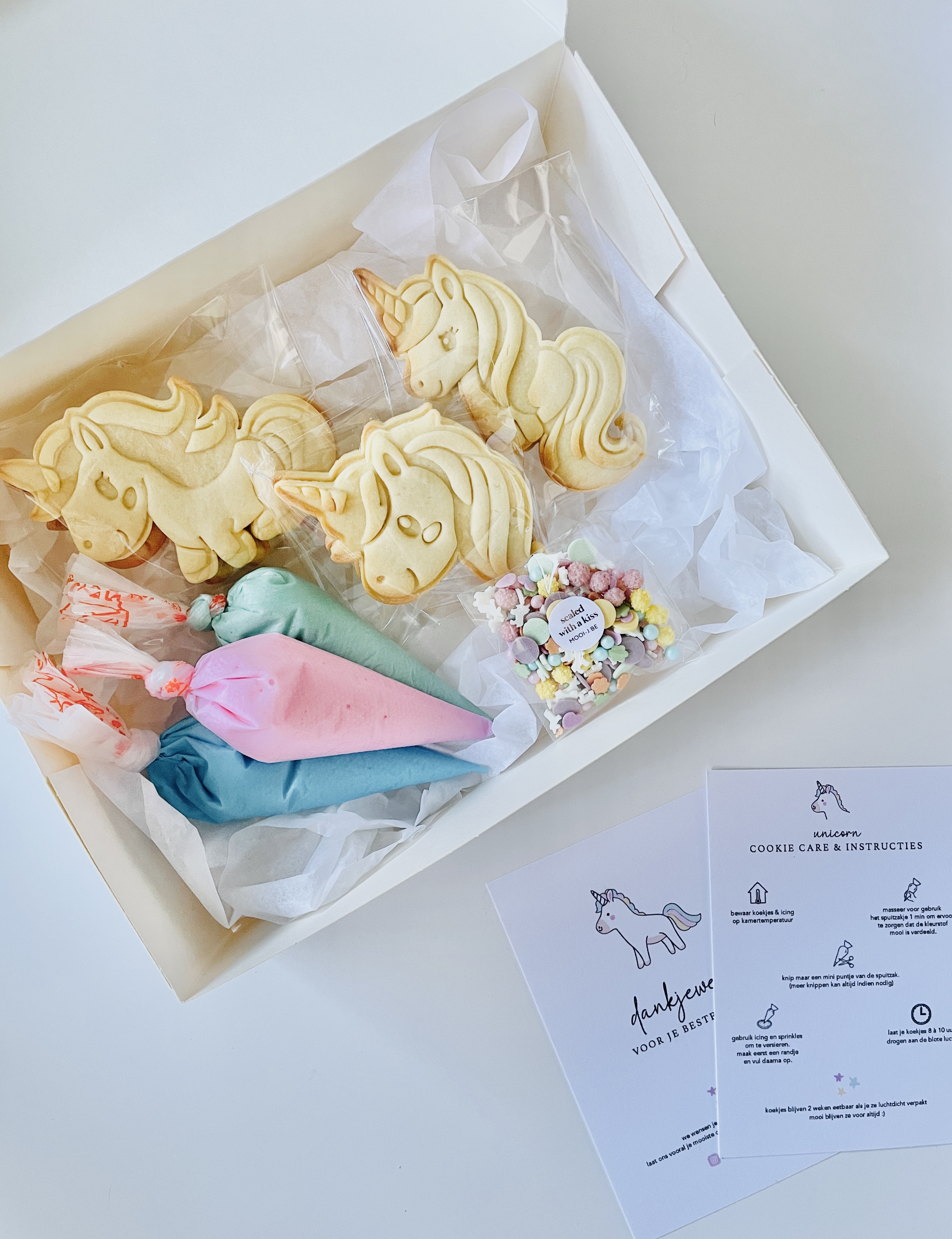 DIY box unicorns