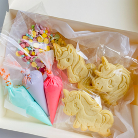 DIY box unicorns